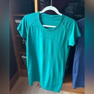 Lululemon swiftly tech short sleeve